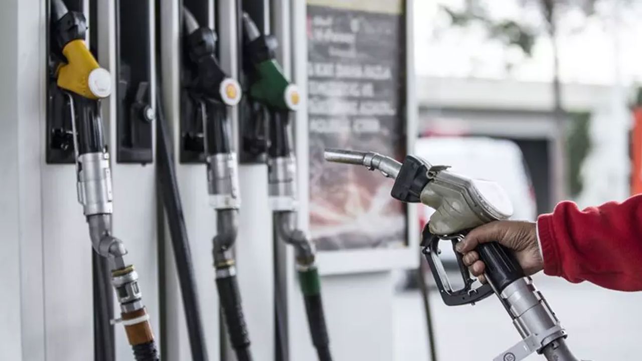 Petrol 100 Doları Aştı: Akaryakıta Zam Yolda