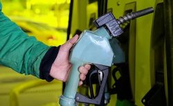 Akaryakıta çifte zam yolda: Benzin ve motorin fiyatları yeniden artıyor