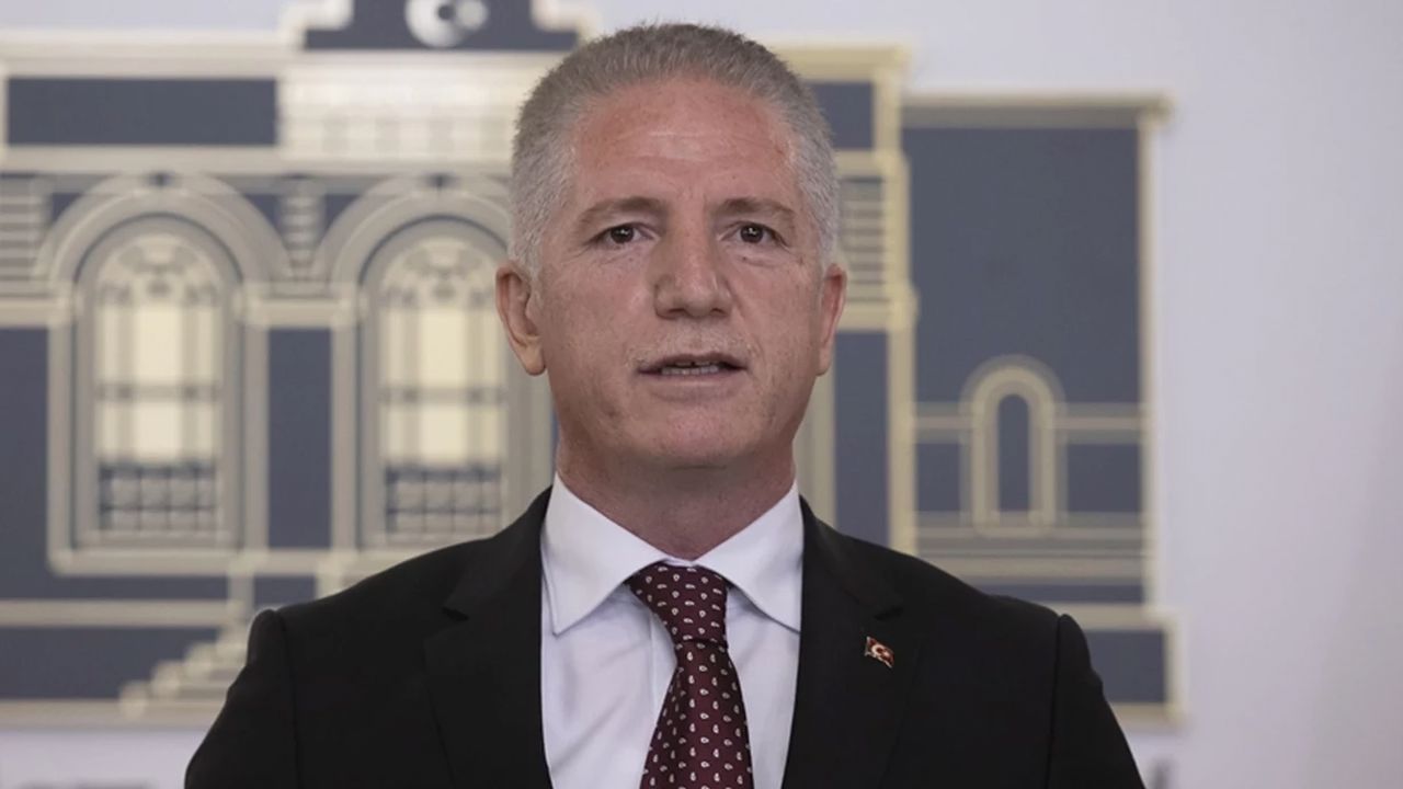 İstanbul Valisi Davut Gül:  “Okula giden çocuklara 2 bin TL kantin kartı verilecek.”