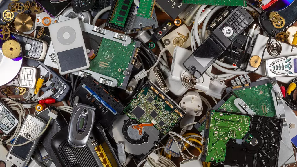 Çekmecenizdeki Gizli Maden: Altın ve Paladyumu Çöpe Atmayın!